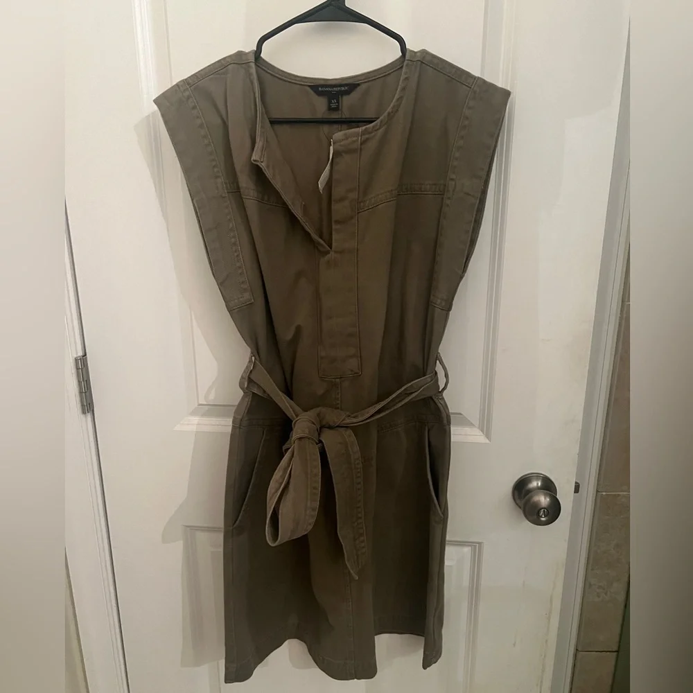 Banana Republic Light Olive Green SPLIT-NECK MINI DRESS Size XS - Picture 2 of 10
